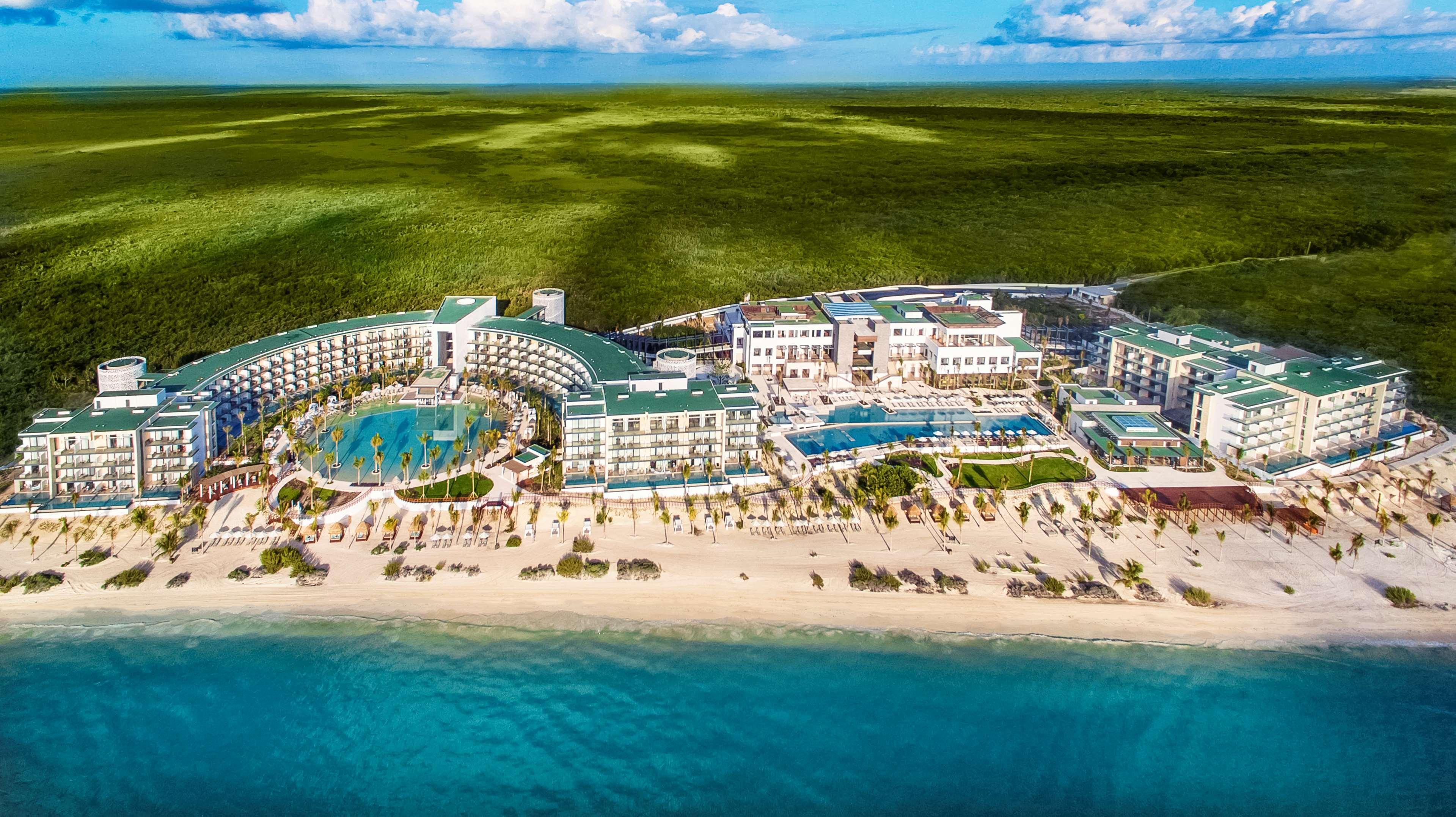 Haven Riviera Cancun (Adults Only) Alfredo V. Bonfil Dış mekan fotoğraf Aerial view of the resort