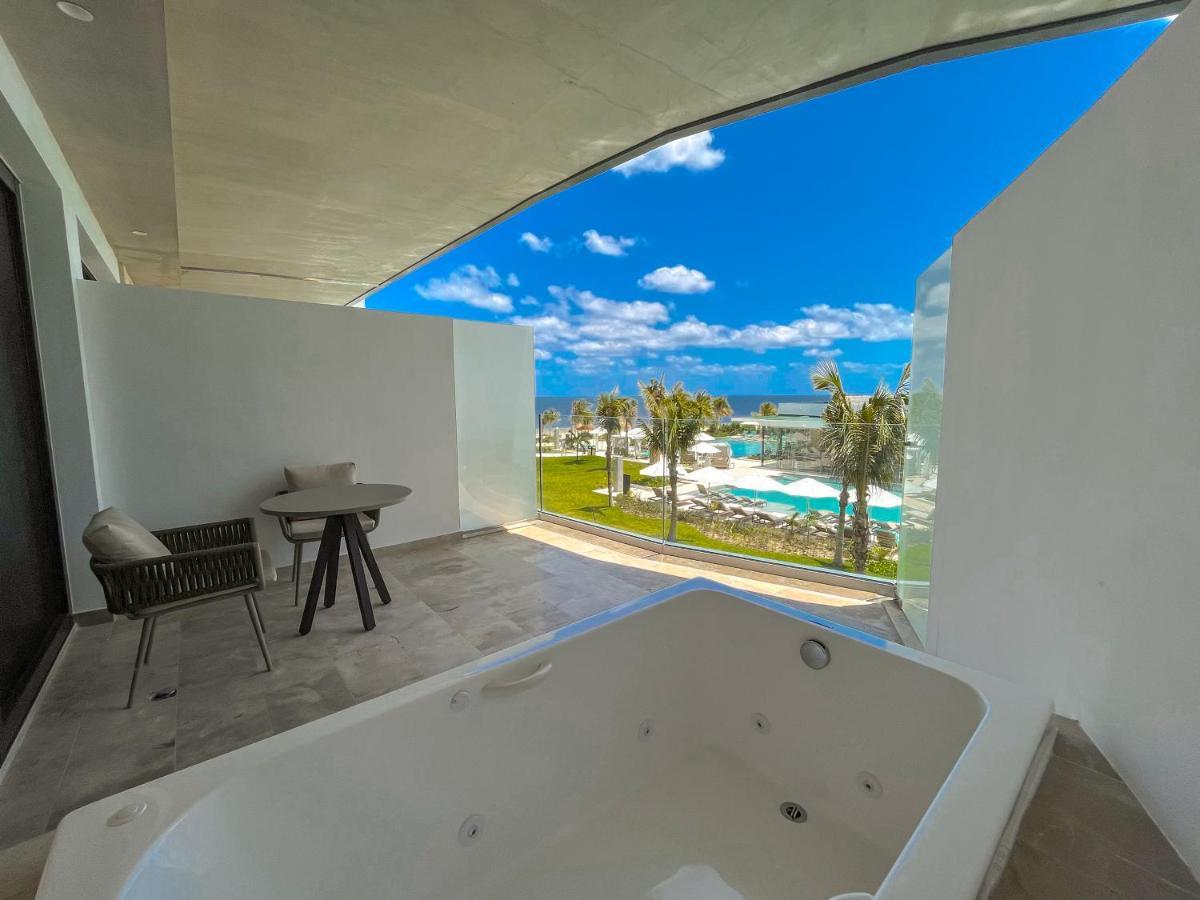 Haven Riviera Cancun (Adults Only) Alfredo V. Bonfil Dış mekan fotoğraf Balcony of a suite at the Grand Palladium Costa Mujeres Resort & Spa
