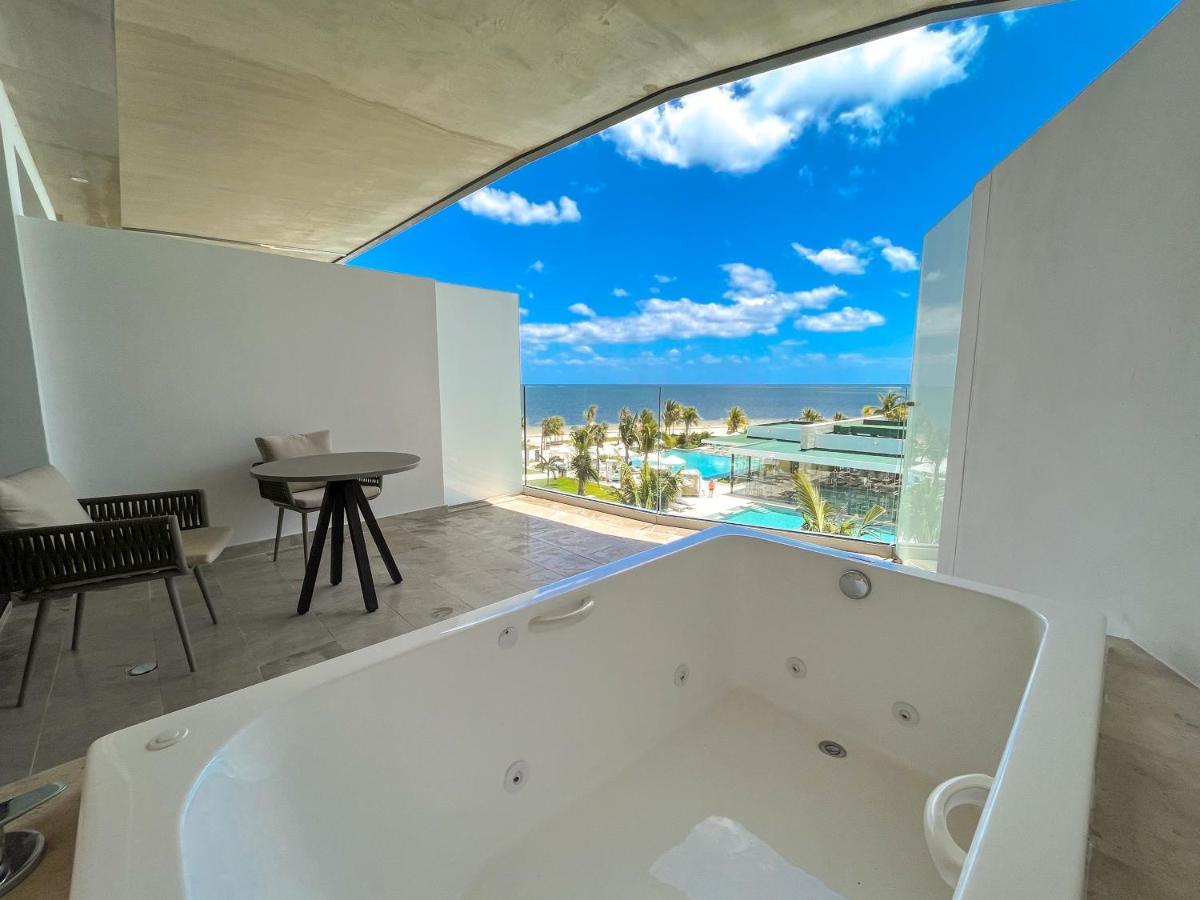 Haven Riviera Cancun (Adults Only) Alfredo V. Bonfil Dış mekan fotoğraf A view from a room at the hotel
