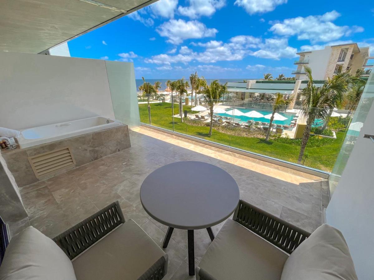 Haven Riviera Cancun (Adults Only) Alfredo V. Bonfil Dış mekan fotoğraf Balcony of a Junior Suite