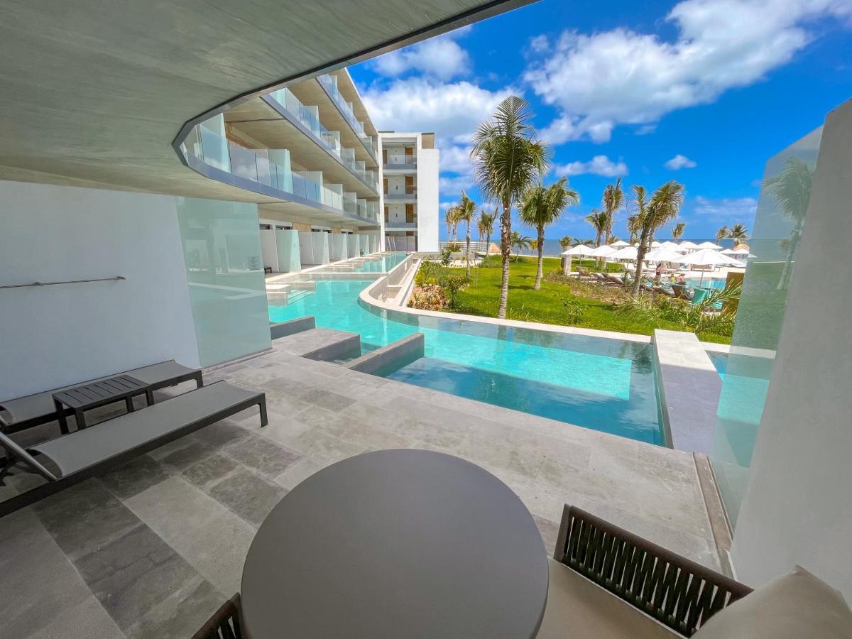 Haven Riviera Cancun (Adults Only) Alfredo V. Bonfil Dış mekan fotoğraf View from a swim-up room at the Grand Palladium Costa Mujeres Resort & Spa
